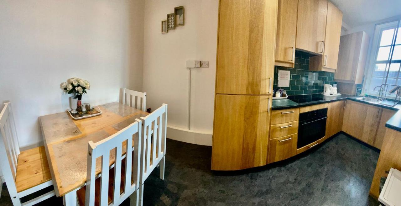 Old Town View Apartment เอดินบะระ ภายนอก รูปภาพ